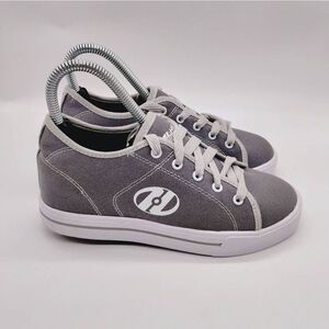 Heelys Casual Grey Skate Sneakers Boys‎ Size 4 Classic Shoes Skates Heelys